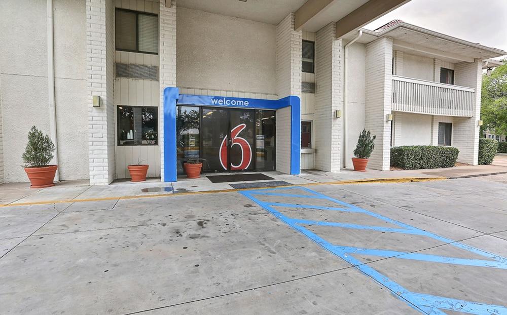 Motel 6-Addison, Tx - Dallas Exterior foto