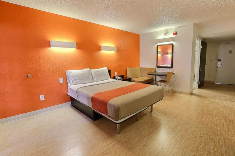 Motel 6-Addison, Tx - Dallas Exterior foto